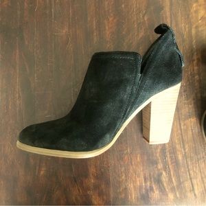 Vince Camuto Booties -Black - Suede - Size 7
